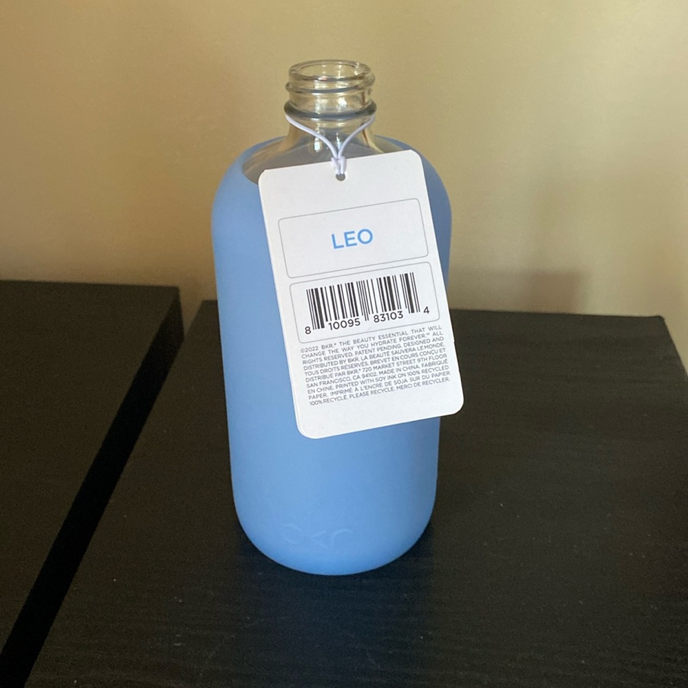 bkr little 500mL Leo blue sheer blue glass waterbottle